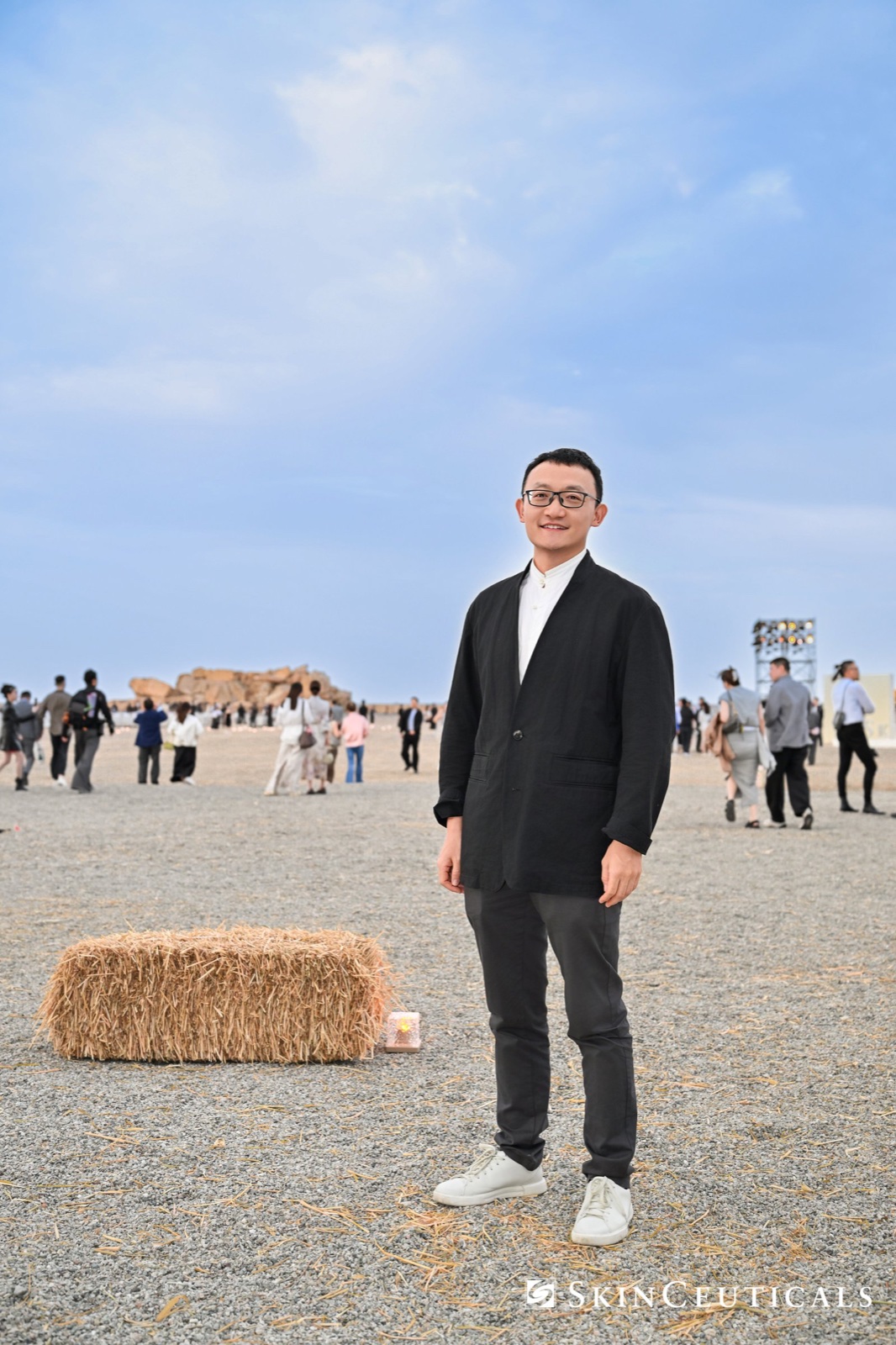 莫高窟窟顶草方格治沙现场